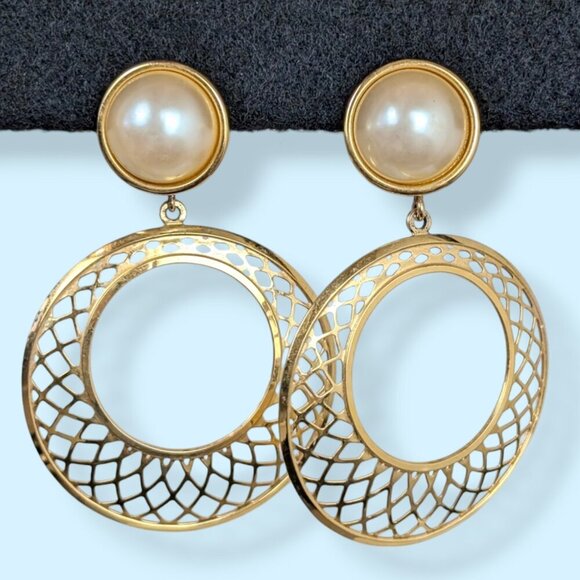 Vintage Monet Pearly Cut Out Earrings - Picture 1 of 7